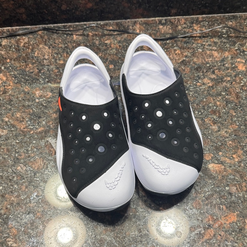 Nike Slip-On Clogs